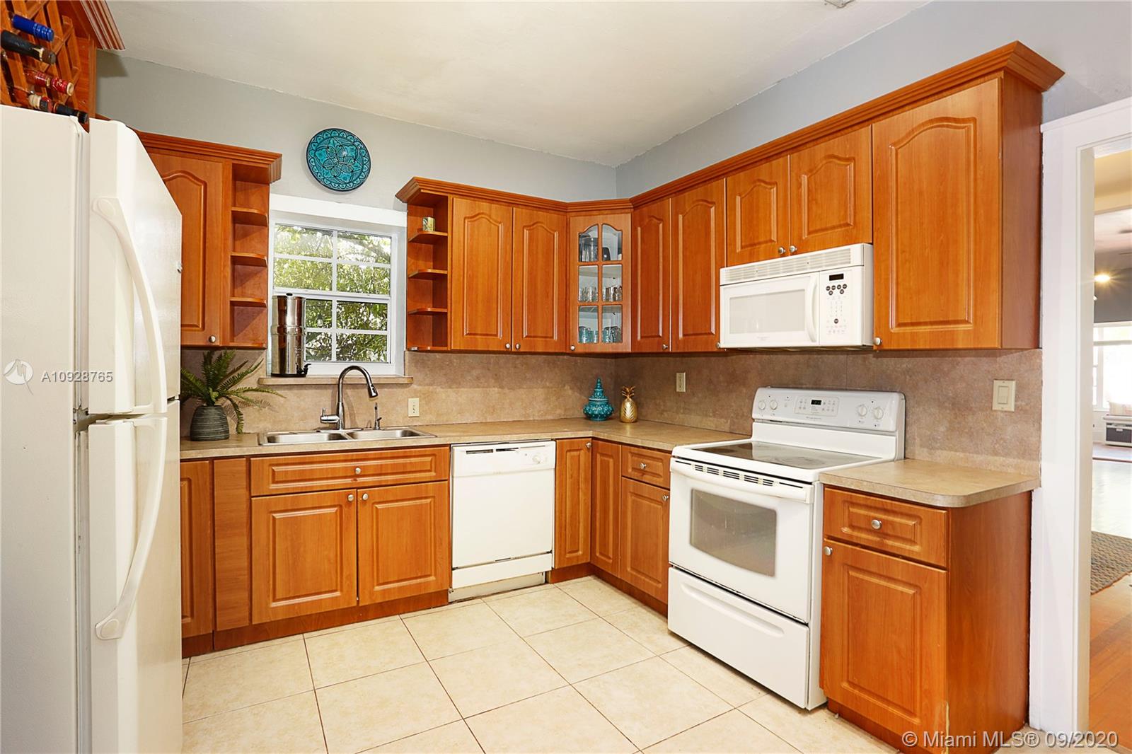 452 Southwest 26th Road Miami, FL 33129 - Photo 11 of 28 Gallery Image 11
