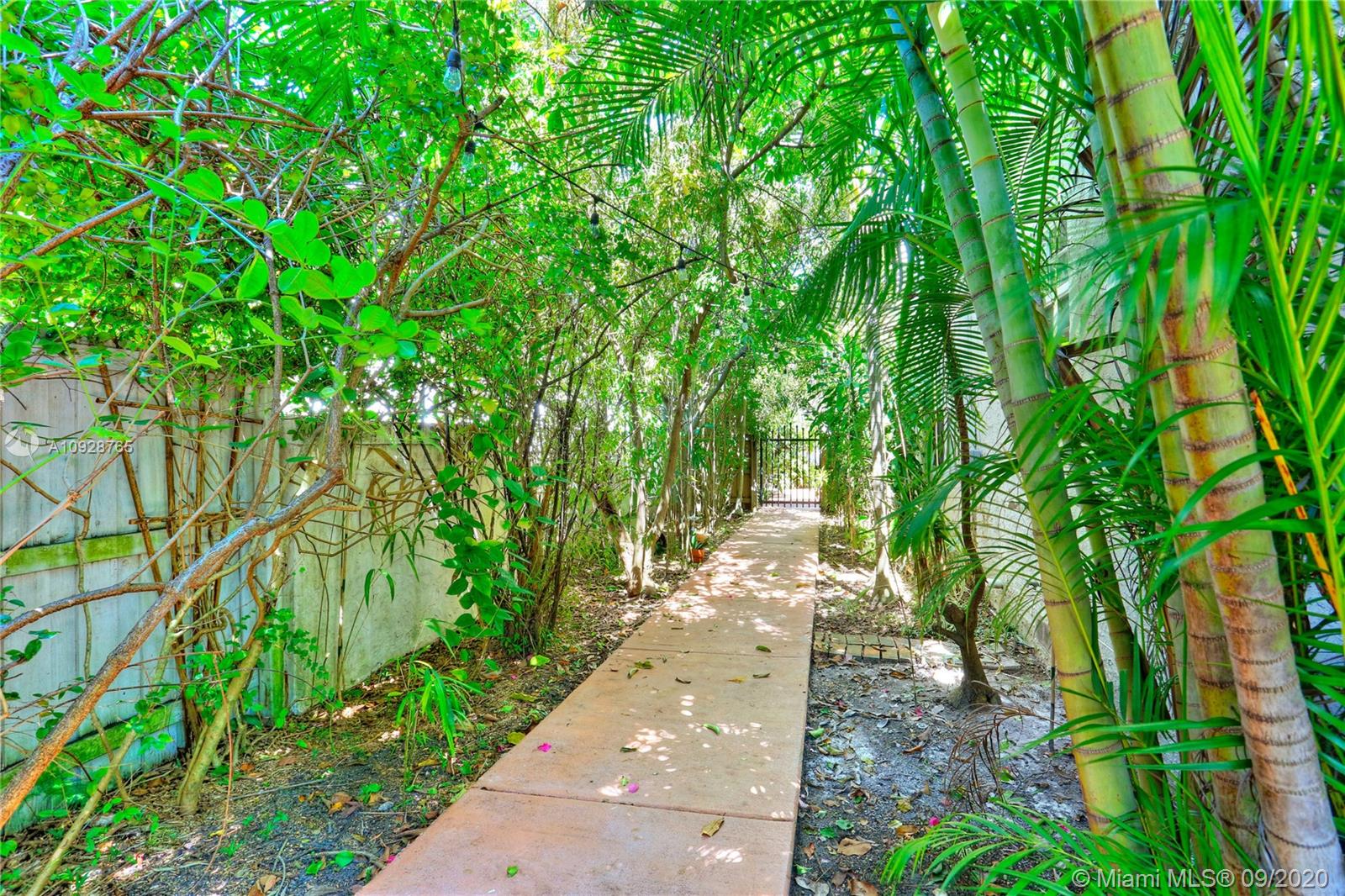 452 Southwest 26th Road Miami, FL 33129 - Photo 19 of 28 Gallery Image 19