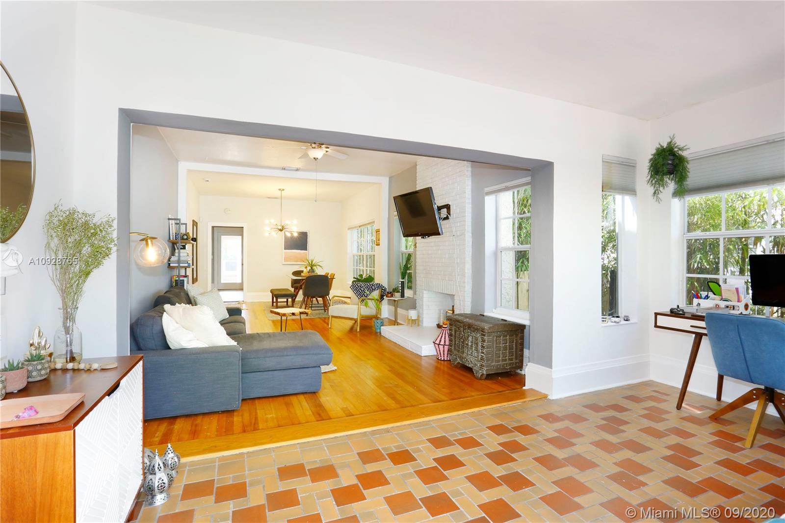 452 Southwest 26th Road Miami, FL 33129 - Photo 5 of 28 Gallery Image 5