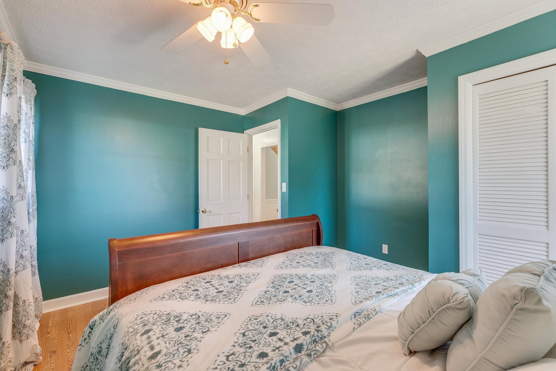2098 Sharron Road Kingsport, TN 37660 - Photo 24 of 58 024