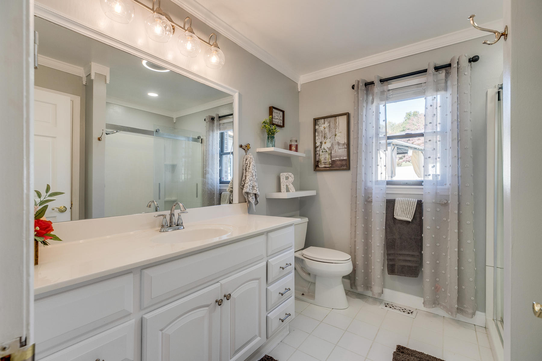 2098 Sharron Road Kingsport, TN 37660 - Photo 25 of 58 025