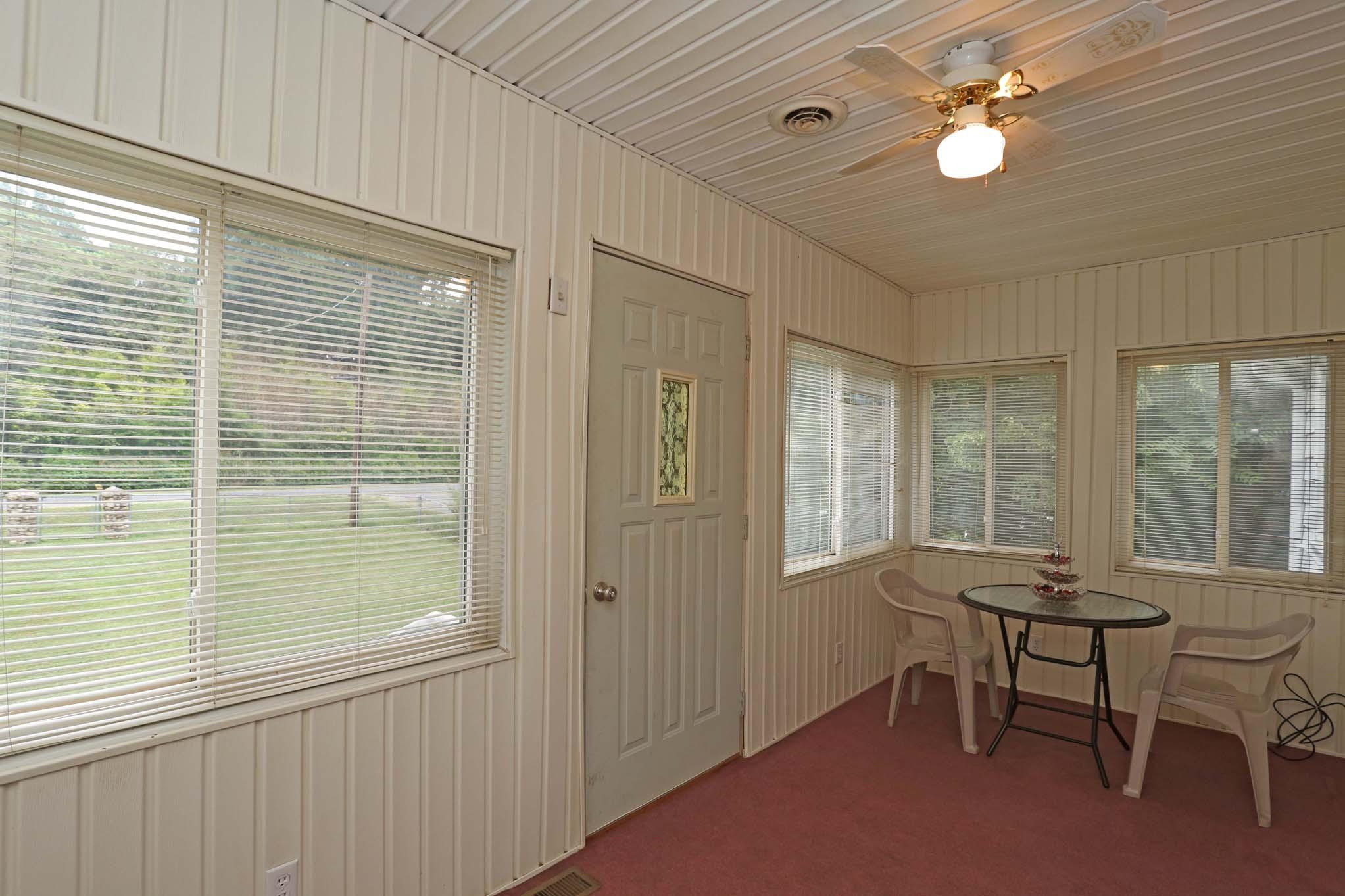 1086 Lynn Lane Blue Ridge, VA 24064 - Photo 15 of 48 lynn1014