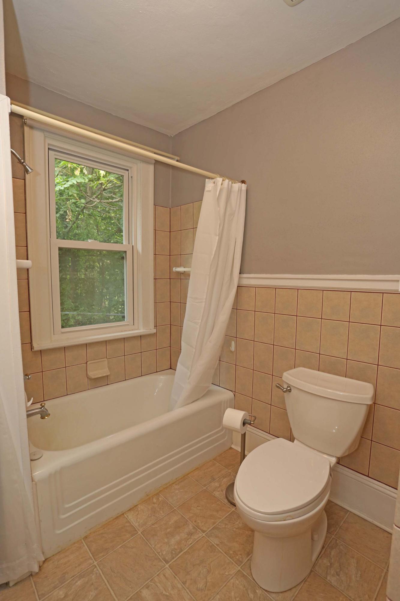 1086 Lynn Lane Blue Ridge, VA 24064 - Photo 19 of 48 lynn1020