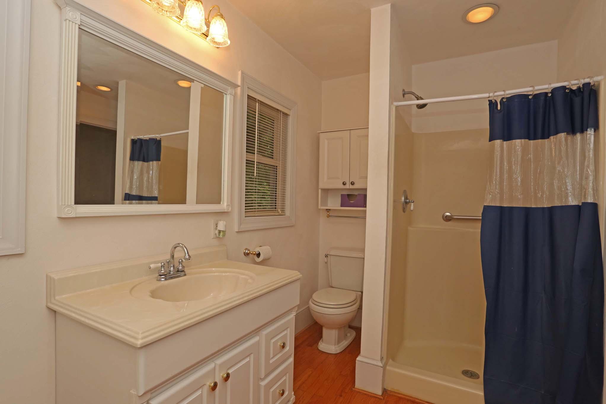 1086 Lynn Lane Blue Ridge, VA 24064 - Photo 24 of 48 lynn1023