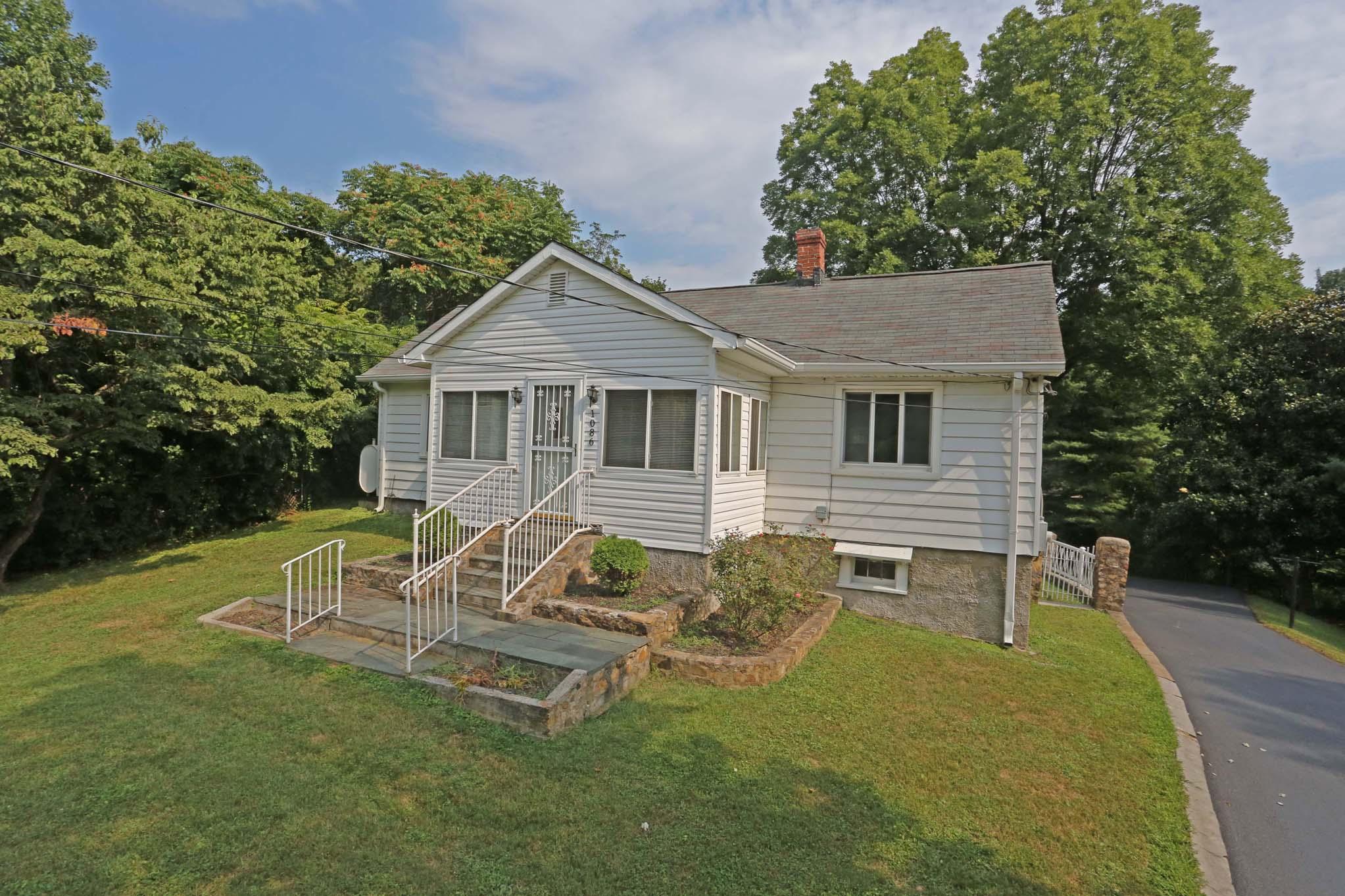 1086 Lynn Lane Blue Ridge, VA 24064 - Photo 29 of 48 lynn1028