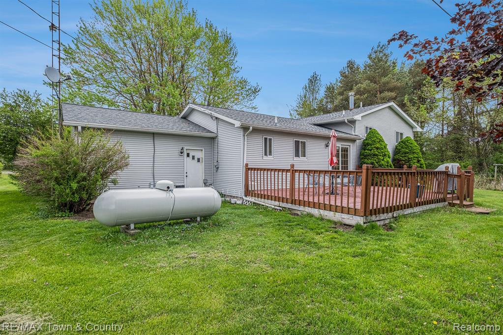 6045 Turner Road Flushing, MI 48433 - Photo 22 of 30