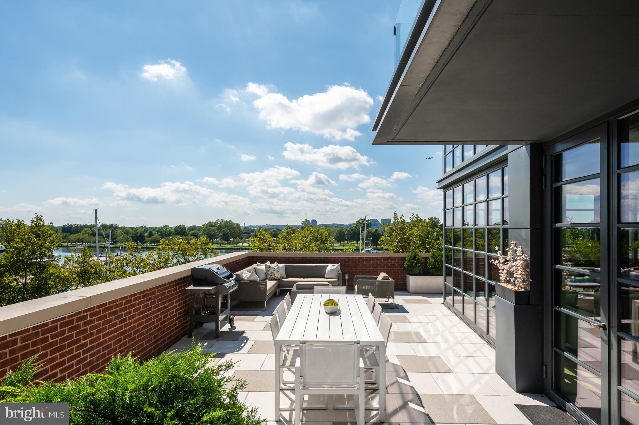 45 Sutton Square Southwest, Unit 306 Washington, DC 20024 - Photo 18 of 50 Perfect for Dining and Entertaining