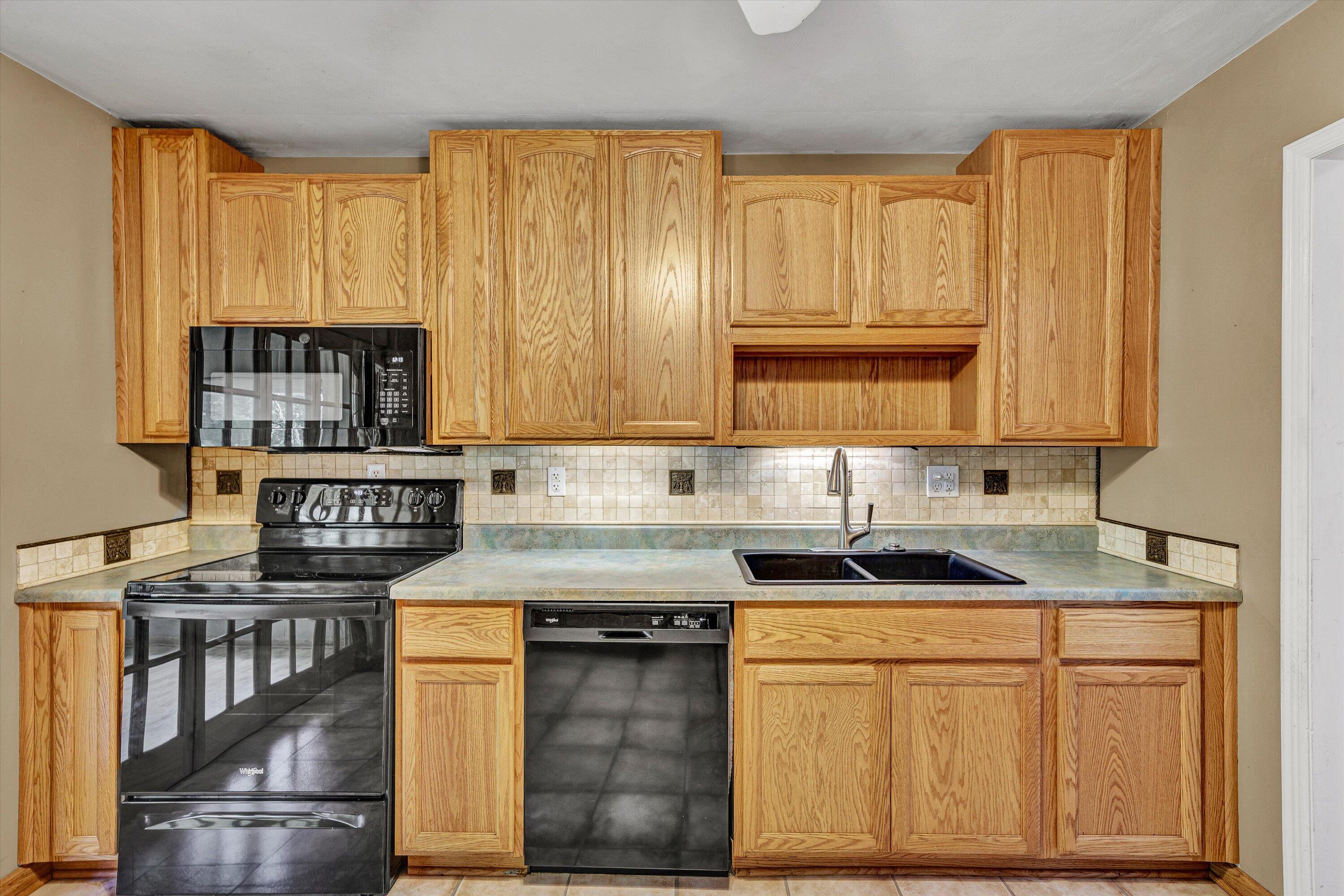 35 Spruce Circle Blue Ridge, VA 24064 - Photo 12 of 46 11-VM-01894
