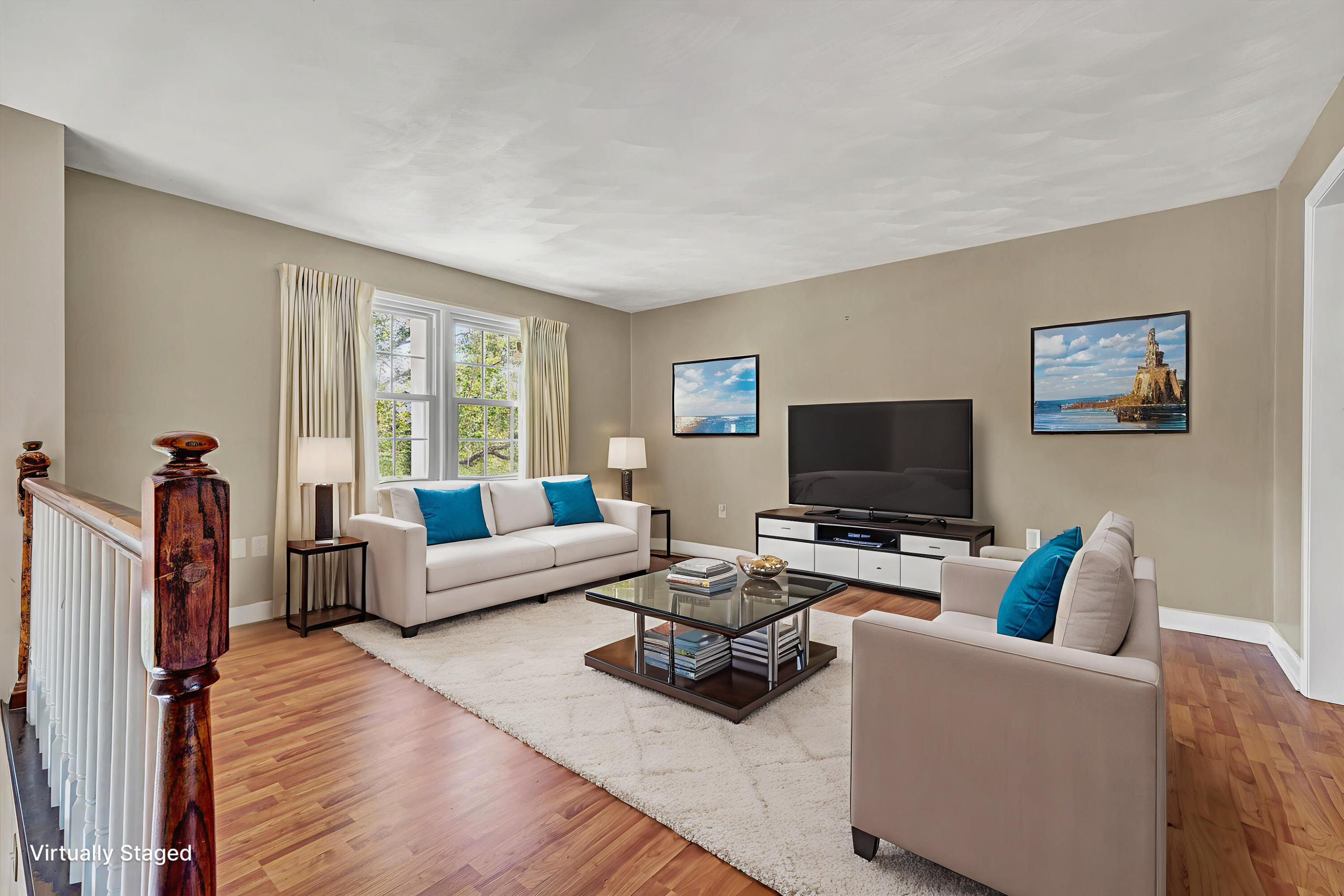 35 Spruce Circle Blue Ridge, VA 24064 - Photo 4 of 46 04-VM-01859 - Living Room - Standard - 1