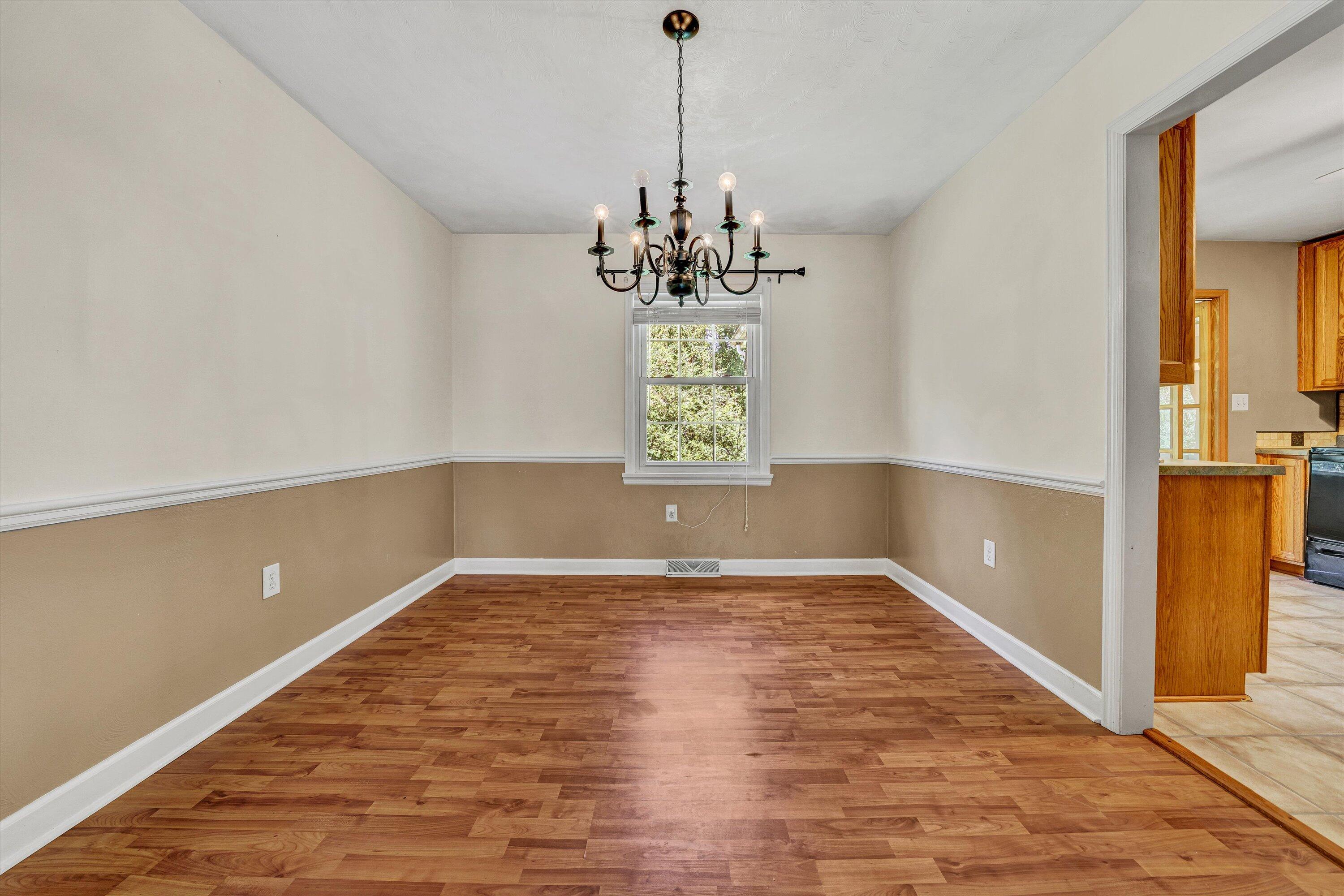 35 Spruce Circle Blue Ridge, VA 24064 - Photo 8 of 46 07-VM-01874