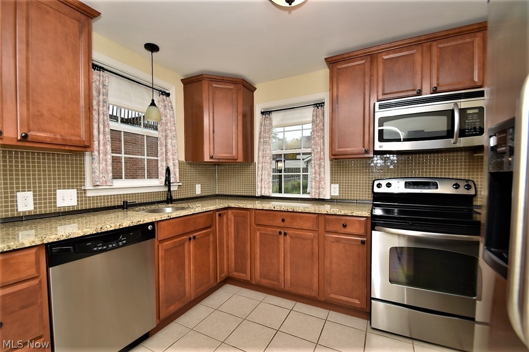 2576 Traymore Road Cleveland, OH 44118 - Photo 11 of 31 Gallery Image 11