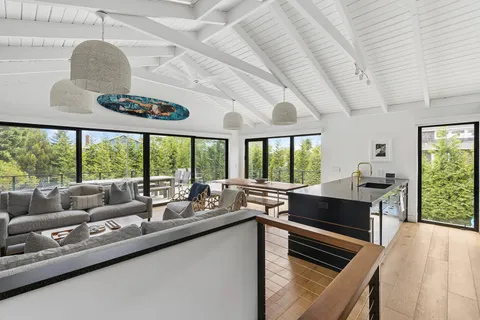 $4,500,000 | 22 Caswell Road, Montauk, NY 11954