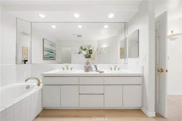 $820,000 | 2233 Martin, Unit 204, Irvine, CA 92612