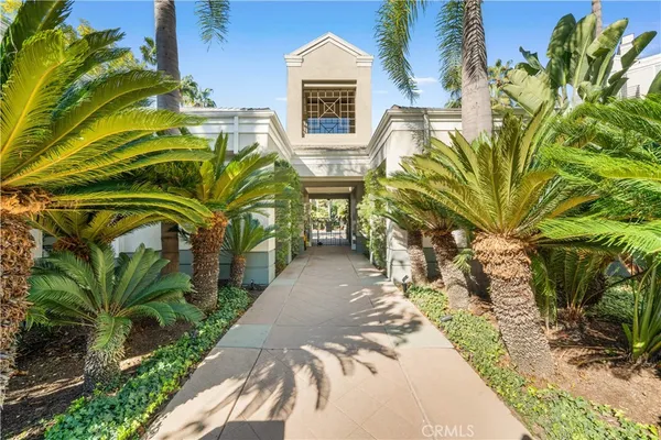 $820,000 | 2233 Martin, Unit 204, Irvine, CA 92612