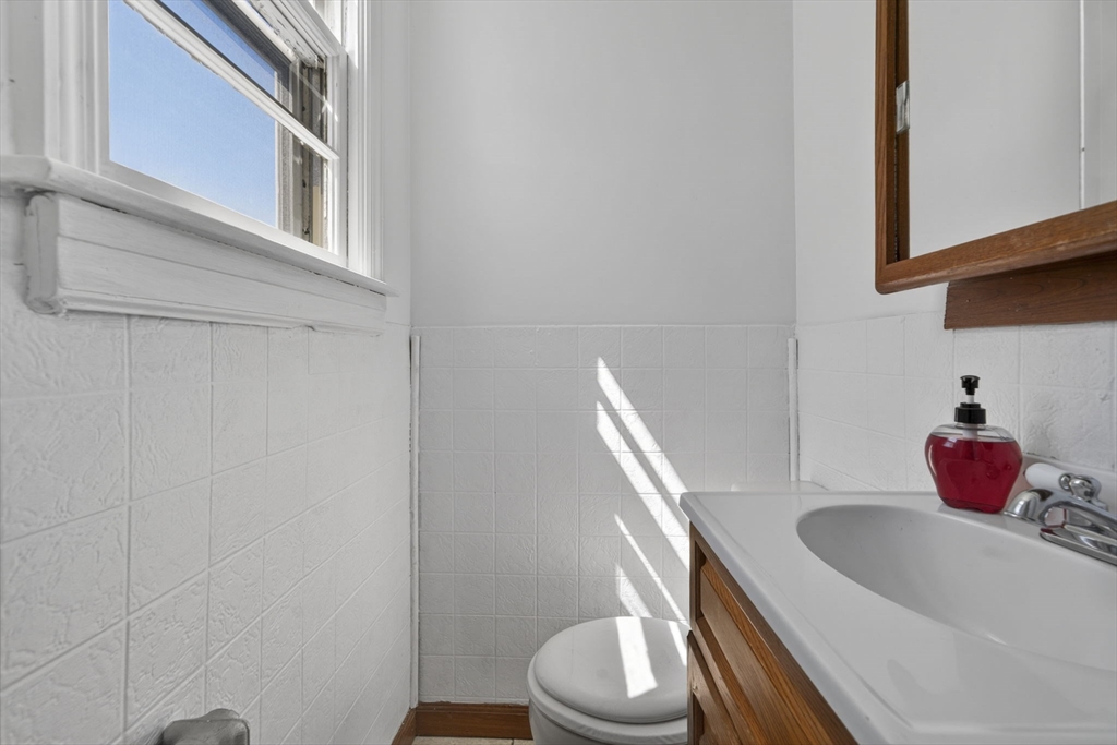 40 Carter Road Lynn, MA 01904 - Photo 25 of 33