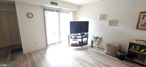 $190,000 | 1101 Delaire Landing Road, Unit 101, Philadelphia, PA 19114