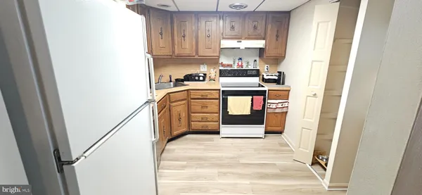 $190,000 | 1101 Delaire Landing Road, Unit 101, Philadelphia, PA 19114