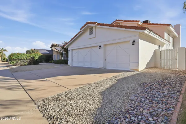 $975,000 | 4553 East Carolina Drive, Phoenix, AZ 85032