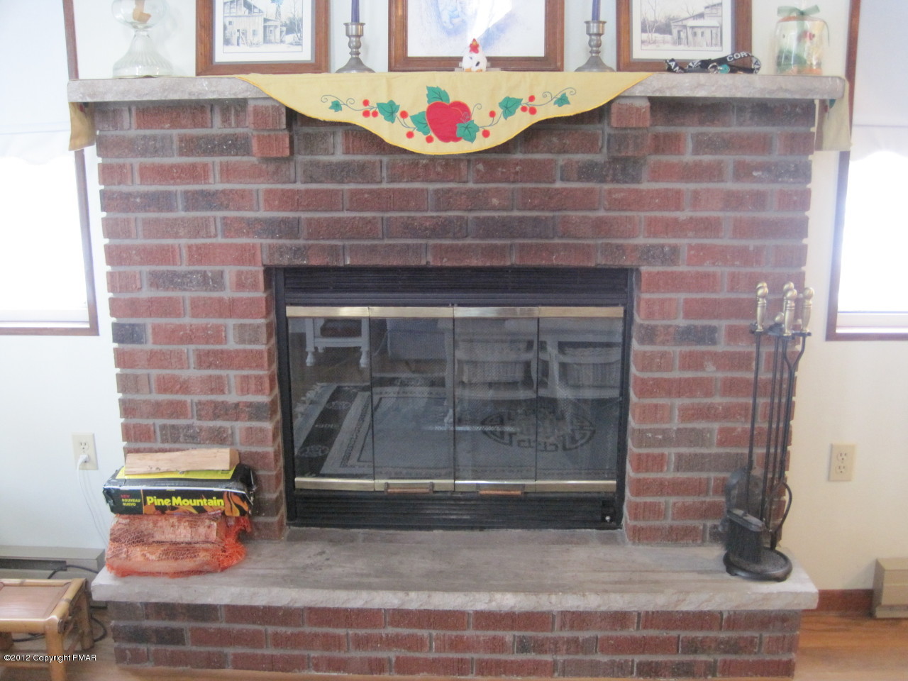 532 Gold Finch Road Bushkill, PA 18324 - Photo 3 of 12 BRICK FIREPLACE