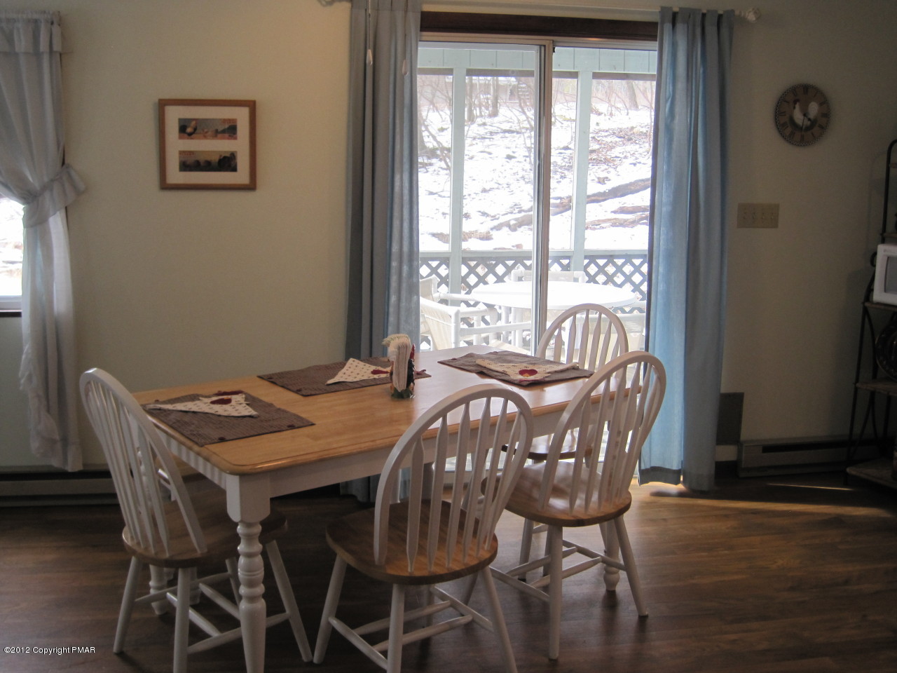 532 Gold Finch Road Bushkill, PA 18324 - Photo 5 of 12 DINING AREA