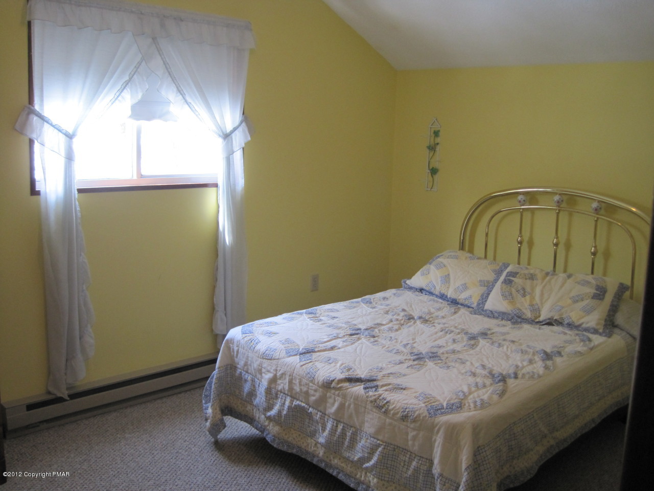 532 Gold Finch Road Bushkill, PA 18324 - Photo 9 of 12 BEDROOM 2