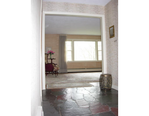 76 Stony Brook Road Belmont, MA 02478 - Photo 3 of 13 Gallery Image 3