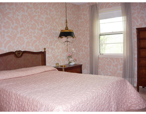 76 Stony Brook Road Belmont, MA 02478 - Photo 8 of 13 Gallery Image 8
