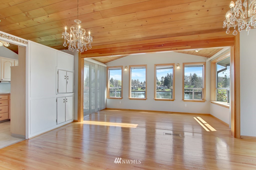 8901 Lake Steilacoom Point Road Southwest Lakewood, WA 98498 - Photo 11 of 40 Gallery Image 11