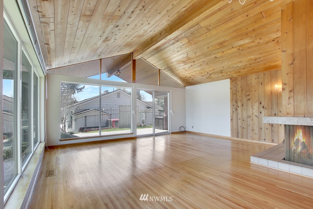 8901 Lake Steilacoom Point Road Southwest Lakewood, WA 98498 - Photo 13 of 40 Gallery Image 13
