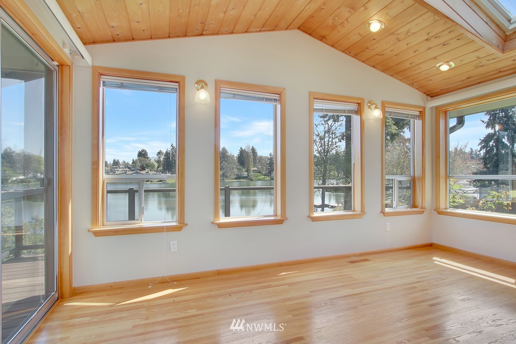 8901 Lake Steilacoom Point Road Southwest Lakewood, WA 98498 - Photo 17 of 40 Gallery Image 17