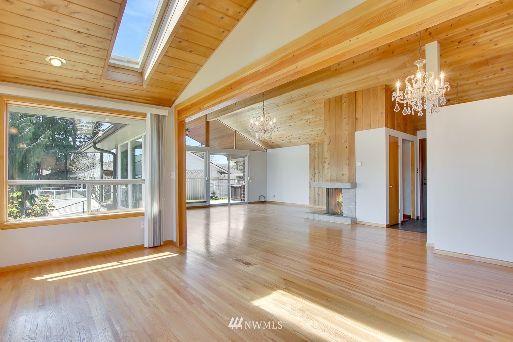 8901 Lake Steilacoom Point Road Southwest Lakewood, WA 98498 - Photo 18 of 40 Gallery Image 18