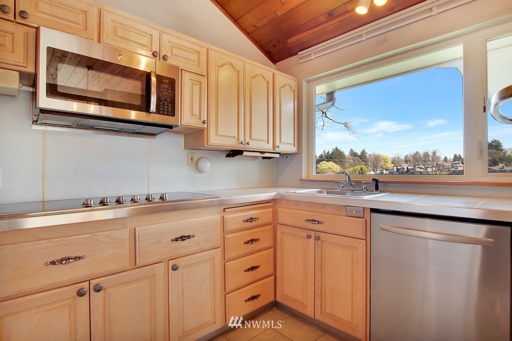 8901 Lake Steilacoom Point Road Southwest Lakewood, WA 98498 - Photo 20 of 40 Gallery Image 20