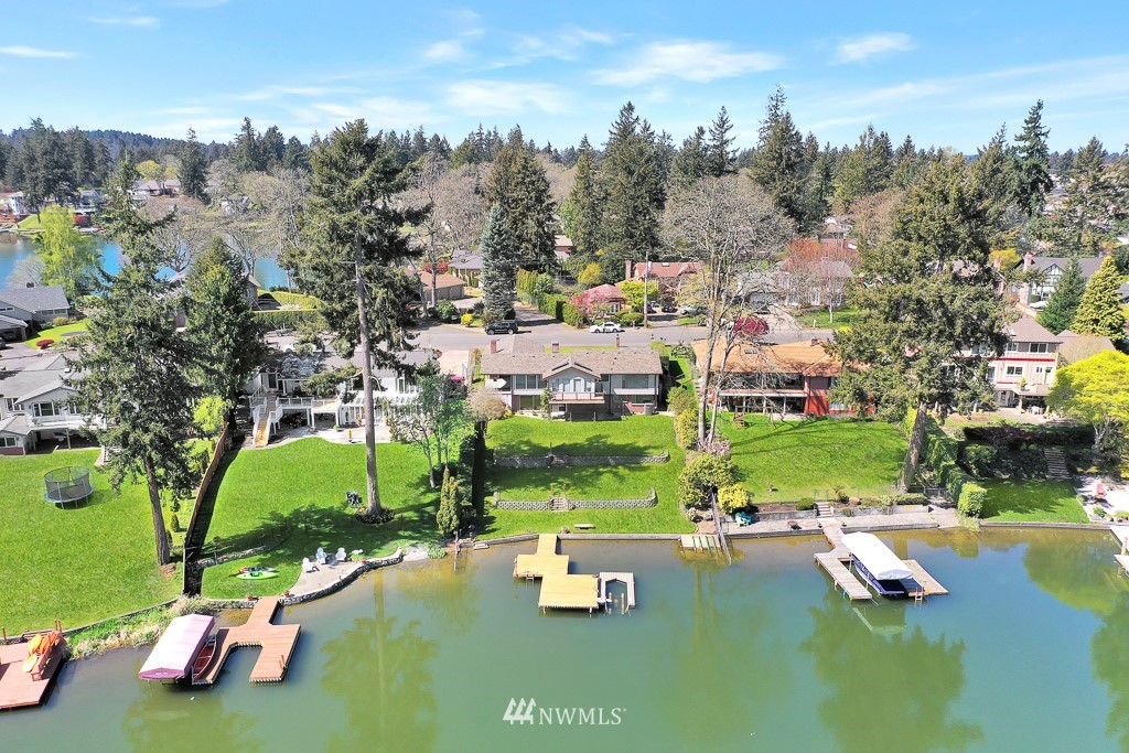 8901 Lake Steilacoom Point Road Southwest Lakewood, WA 98498 - Photo 3 of 40 Gallery Image 3