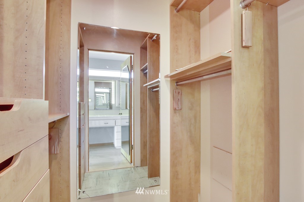 8901 Lake Steilacoom Point Road Southwest Lakewood, WA 98498 - Photo 24 of 40 Gallery Image 24