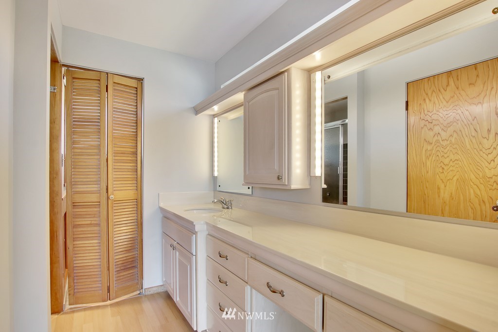 8901 Lake Steilacoom Point Road Southwest Lakewood, WA 98498 - Photo 26 of 40 Gallery Image 26