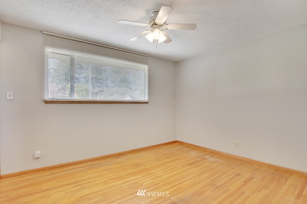 8901 Lake Steilacoom Point Road Southwest Lakewood, WA 98498 - Photo 27 of 40 Gallery Image 27