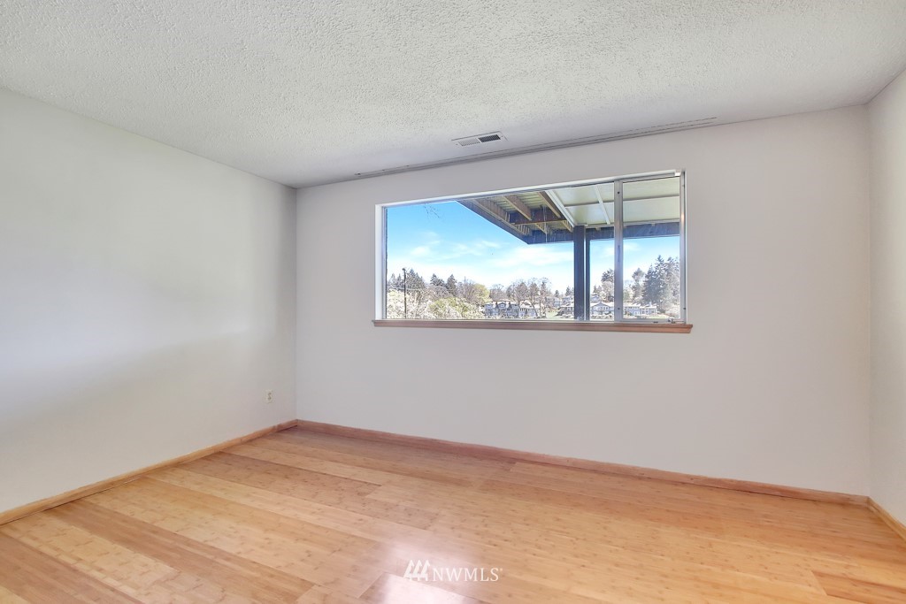 8901 Lake Steilacoom Point Road Southwest Lakewood, WA 98498 - Photo 31 of 40 Gallery Image 31