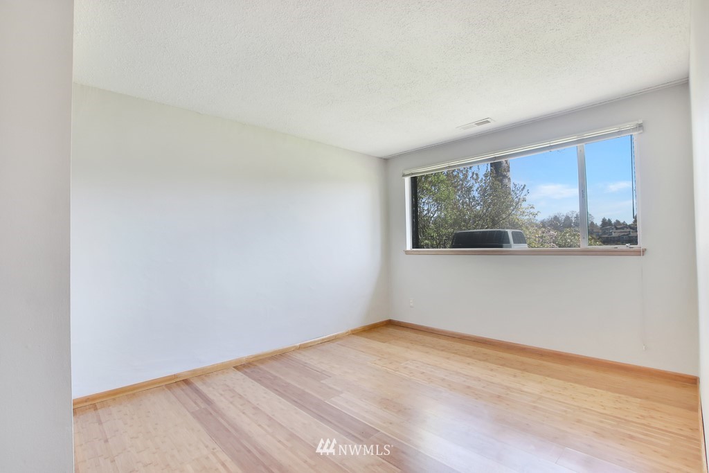 8901 Lake Steilacoom Point Road Southwest Lakewood, WA 98498 - Photo 33 of 40 Gallery Image 33