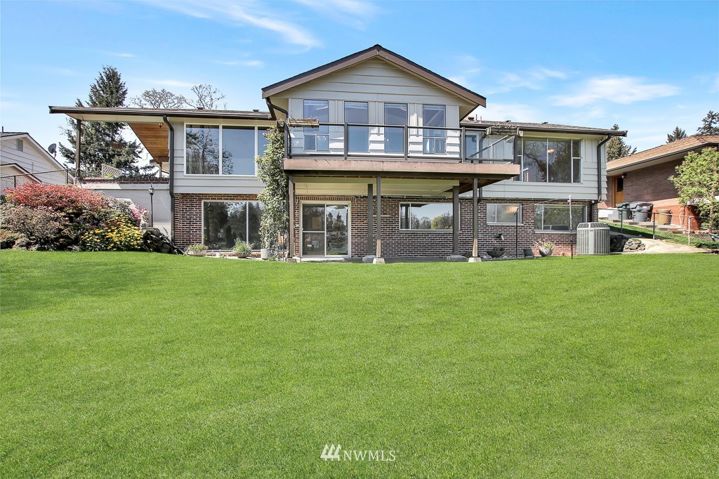 8901 Lake Steilacoom Point Road Southwest Lakewood, WA 98498 - Photo 9 of 40 Gallery Image 9