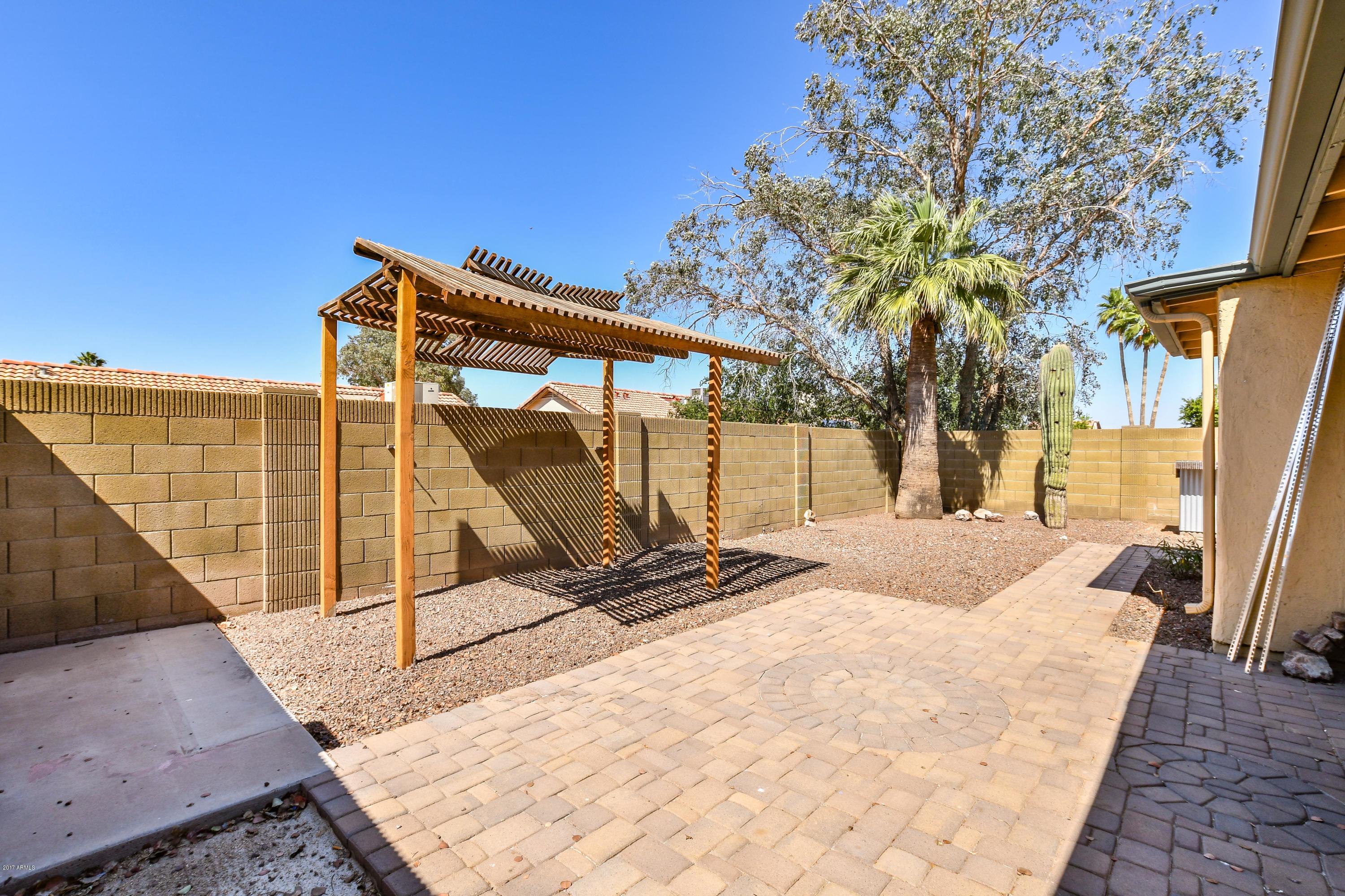 1714 East Darrel Road Phoenix, AZ 85042 - Photo 13 of 14 Darrel backyard