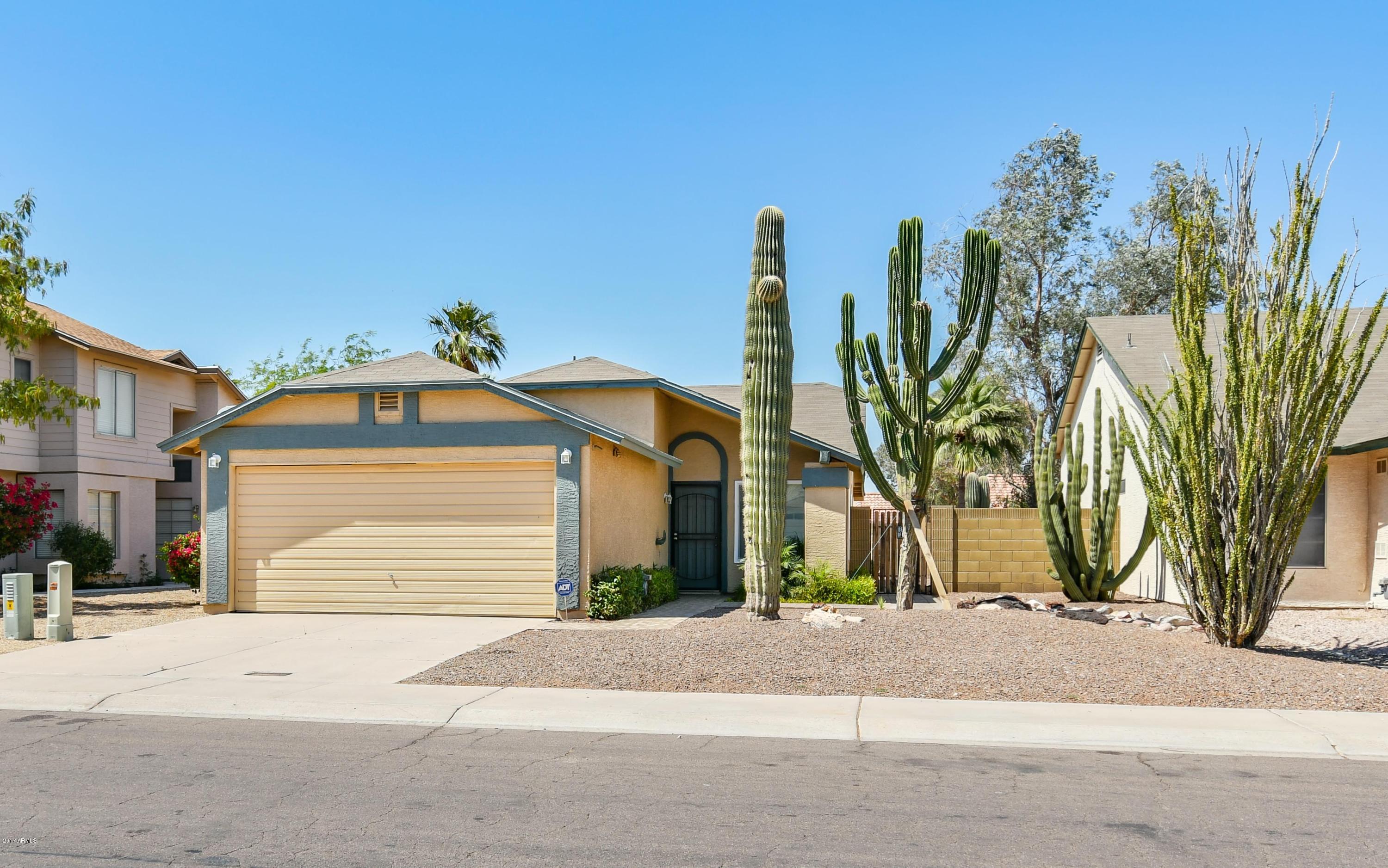 1714 East Darrel Road Phoenix, AZ 85042 - Photo 2 of 14 Darrel front2