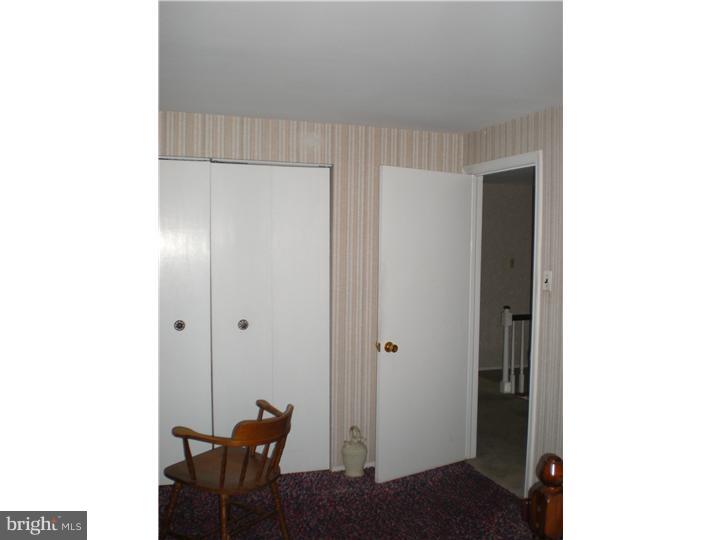 4 Ramsgate Road Cherry Hill, NJ 08003 - Photo 21 of 24 a view of a hallway with seating area