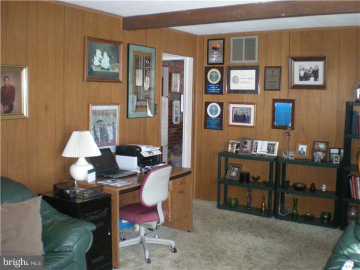 4 Ramsgate Road Cherry Hill, NJ 08003 - Photo 7 of 24 a workspace with furniture and wall painting