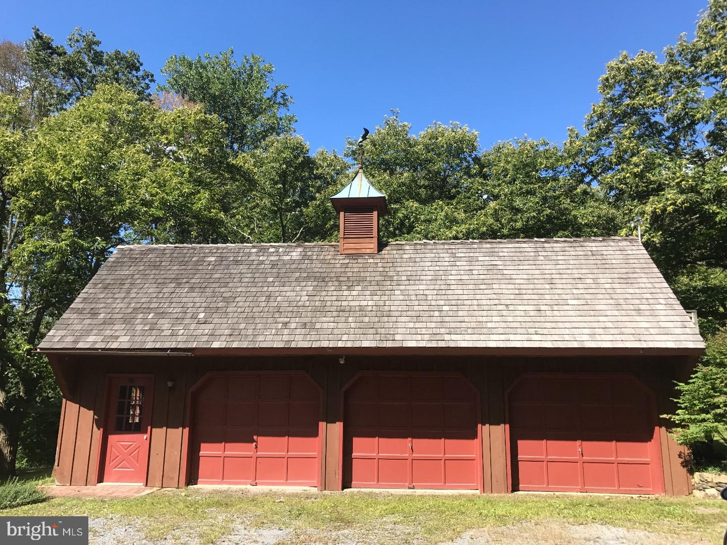 48 Walnut Bank Road Glenmoore, PA 19343 - Photo 7 of 13 Garage