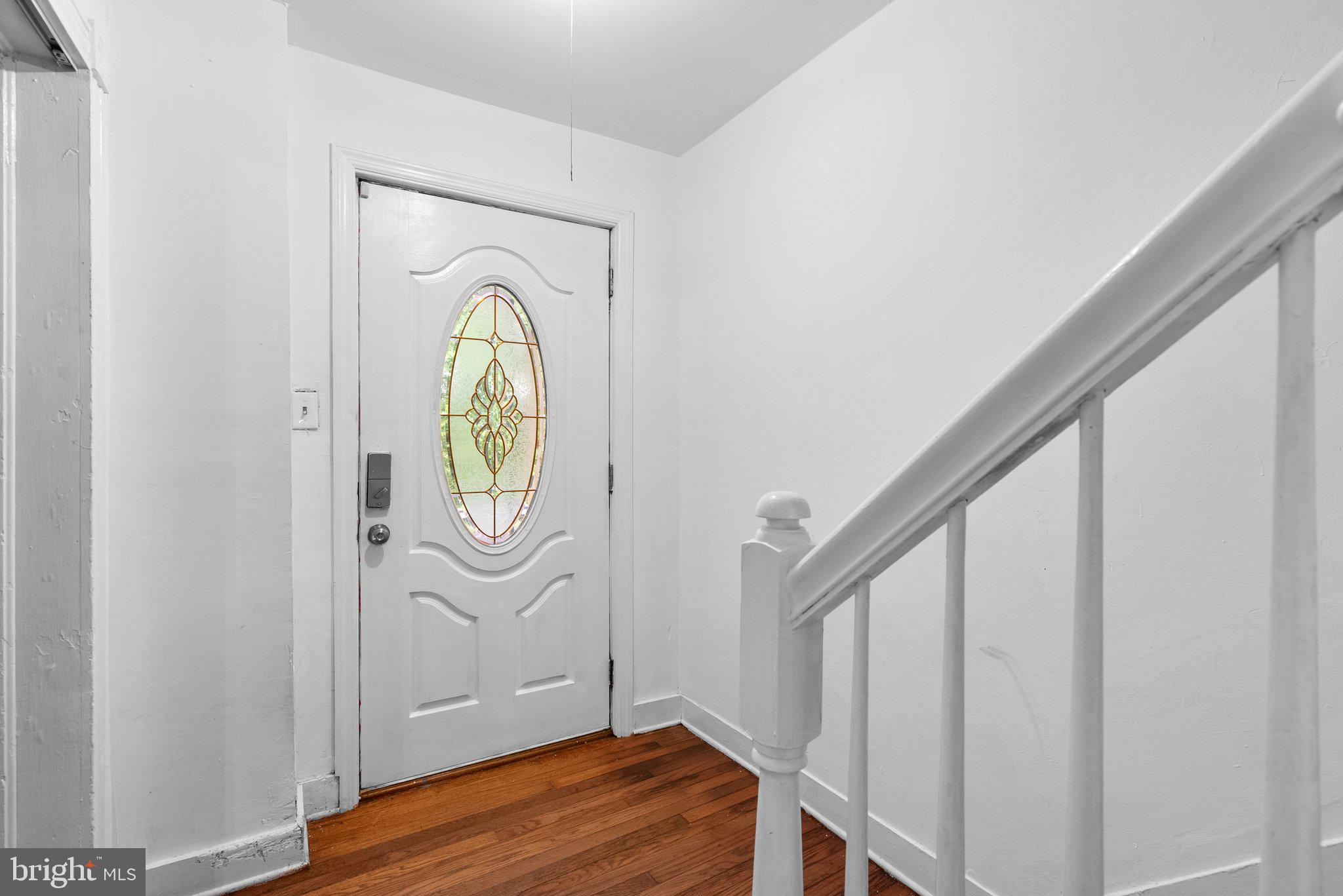 810 Knoxville Road Knoxville, MD 21758 - Photo 11 of 42 a view of an entryway with wooden floor