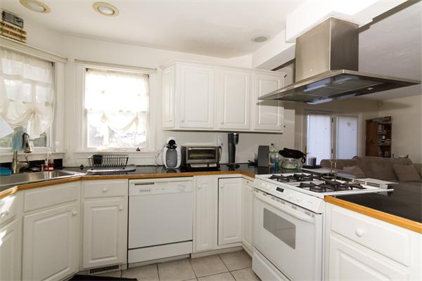 54 Thurston Road, Unit 54 Newton, MA 02464 - Photo 2 of 22 Gallery Image 2