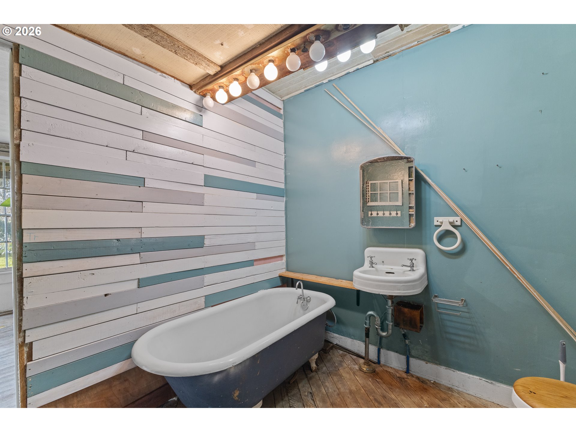 93703 Lower Norway Lane Myrtle Point, OR 97458 - Photo 16 of 41