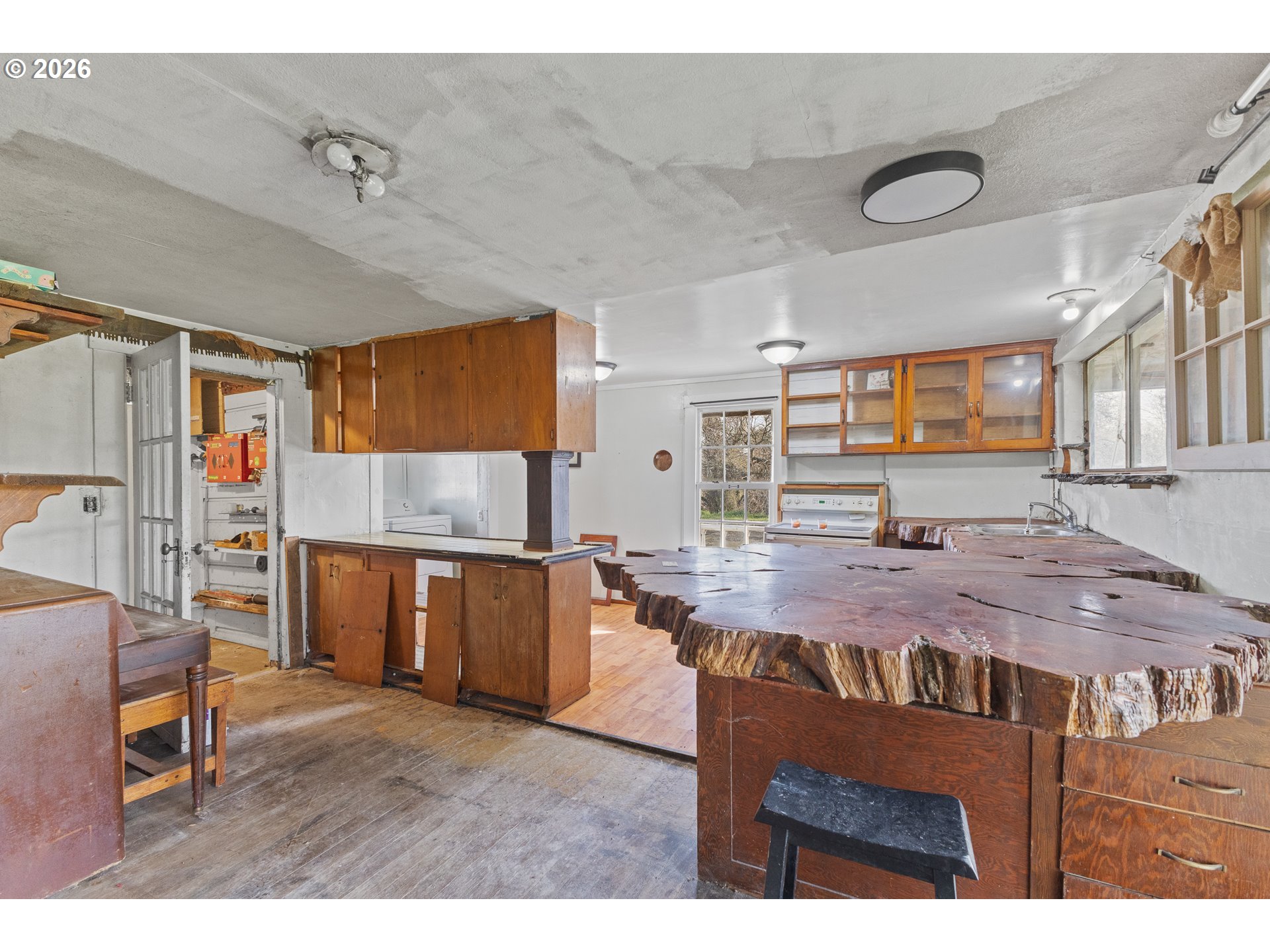 93703 Lower Norway Lane Myrtle Point, OR 97458 - Photo 8 of 41