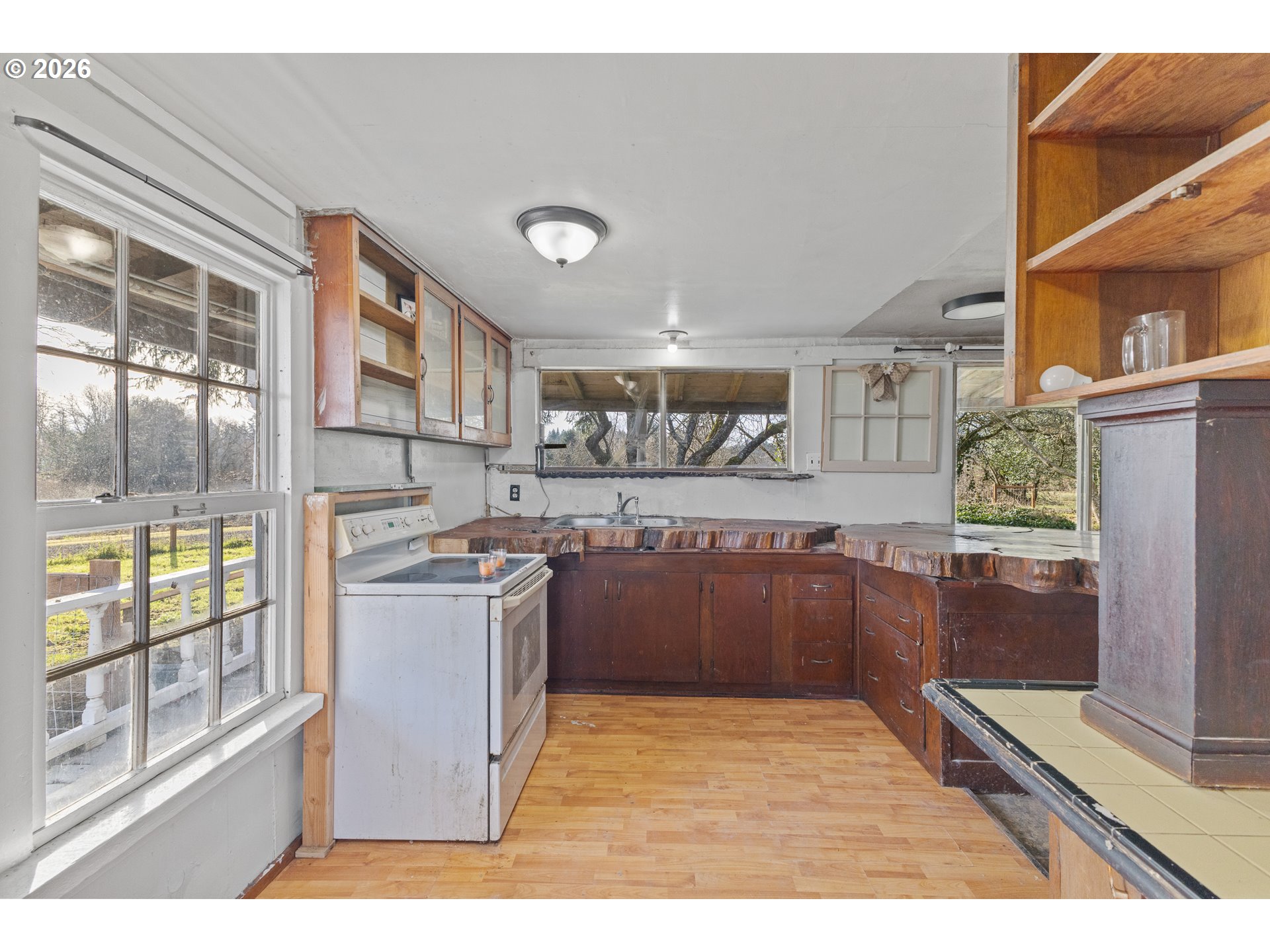 93703 Lower Norway Lane Myrtle Point, OR 97458 - Photo 10 of 41