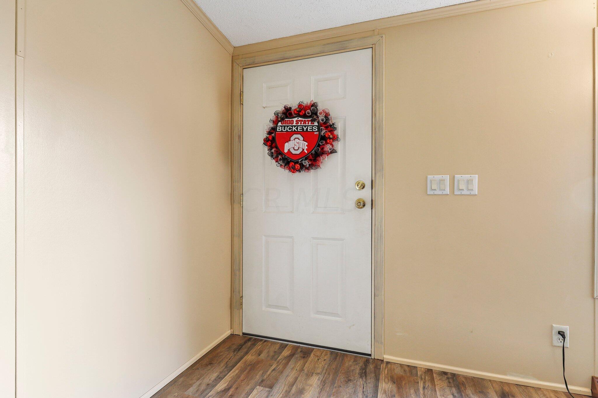 17288 Short Road Utica, OH 43080 - Photo 5 of 33 22-web-or-mls-_MG_5296